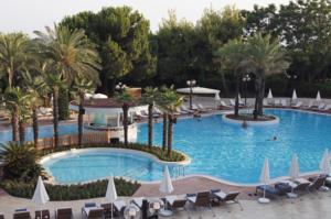 تور ترکیه هتل ریکسوس داون تاون - آژانس مسافرتی و هواپیمایی آفتاب ساحل اّبی
